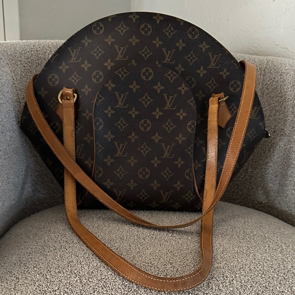 Vintage Louis Vuitton Ellipse Monogram GM Shoulder Bag